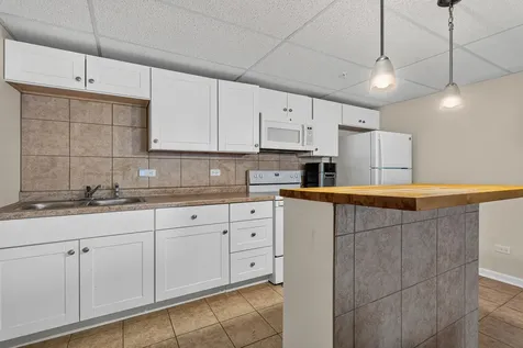 174 Owen Street Matteson IL 60443