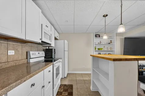 174 Owen Street Matteson IL 60443