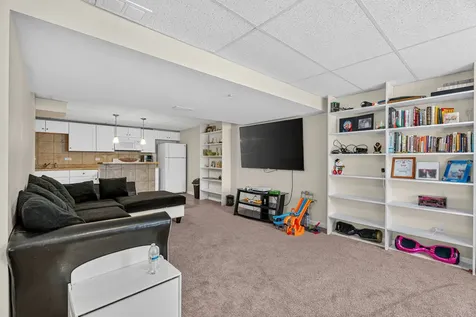 174 Owen Street Matteson IL 60443