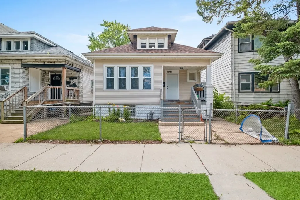 10724 South Prairie Avenue Chicago IL 60628