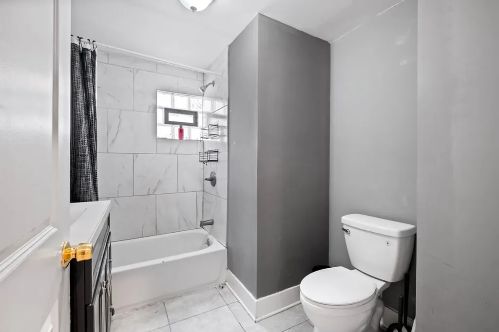 10724 South Prairie Avenue Chicago IL 60628