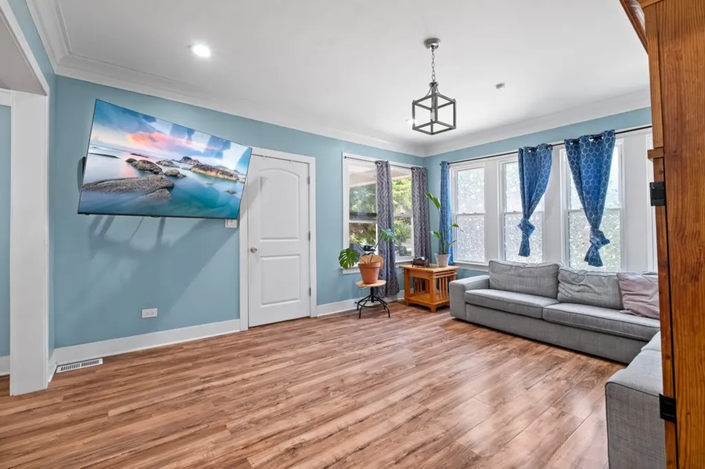 10724 South Prairie Avenue Chicago IL 60628