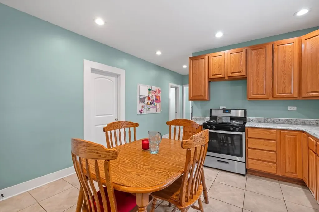 10724 South Prairie Avenue Chicago IL 60628