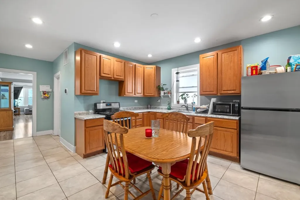 10724 South Prairie Avenue Chicago IL 60628