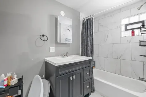 10724 South Prairie Avenue Chicago IL 60628