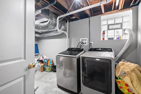 10724 South Prairie Avenue Chicago IL 60628
