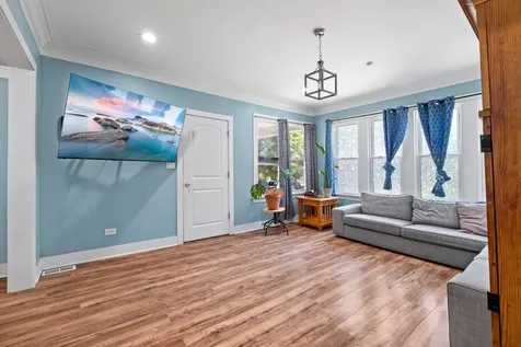 10724 South Prairie Avenue Chicago IL 60628