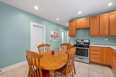10724 South Prairie Avenue Chicago IL 60628