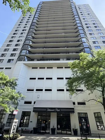 33 West Delaware Place Chicago IL 60610