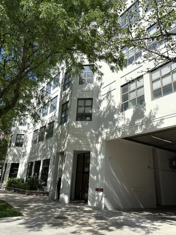 33 West Delaware Place Chicago IL 60610