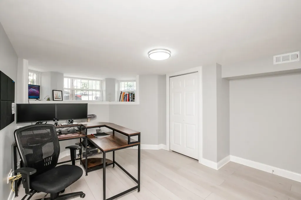 735 East 50th Street Chicago IL 60615