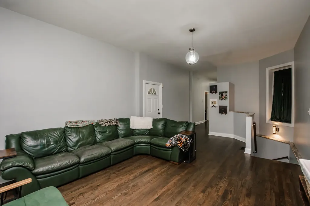 735 East 50th Street Chicago IL 60615