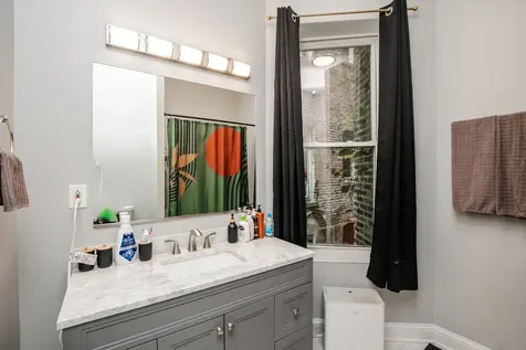 735 East 50th Street Chicago IL 60615
