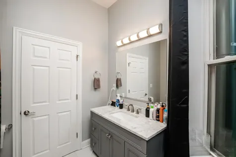 735 East 50th Street Chicago IL 60615