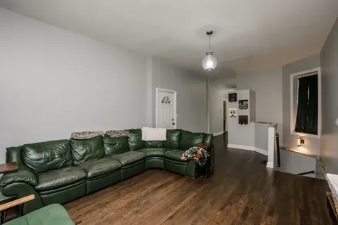 735 East 50th Street Chicago IL 60615