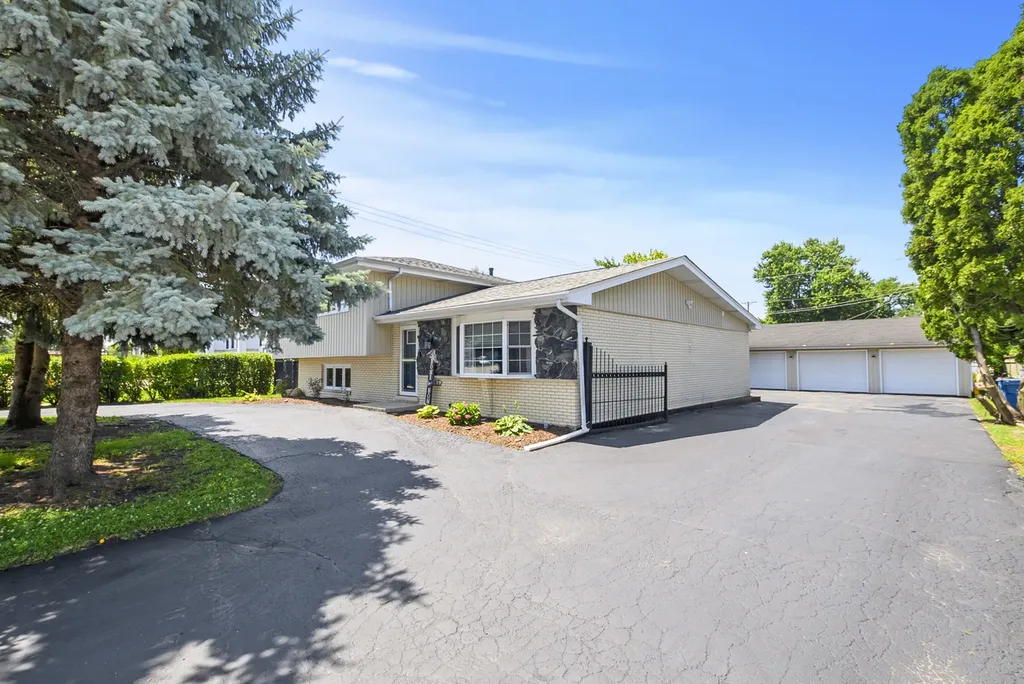10248 South 80th Court Palos Hills IL 60465