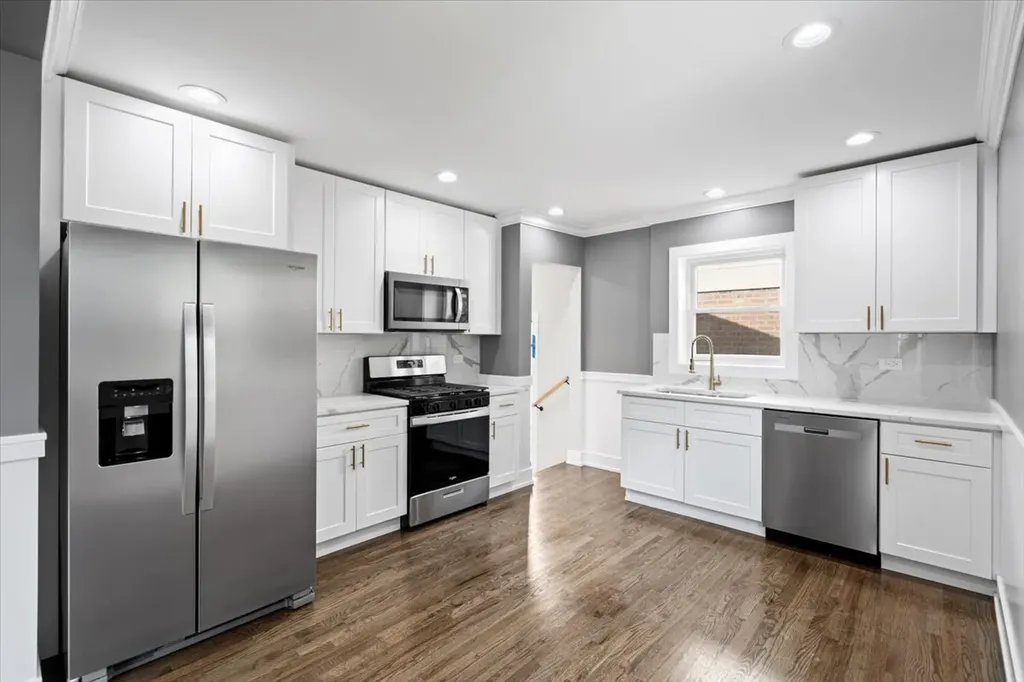 438 West 126th Place Chicago IL 60628