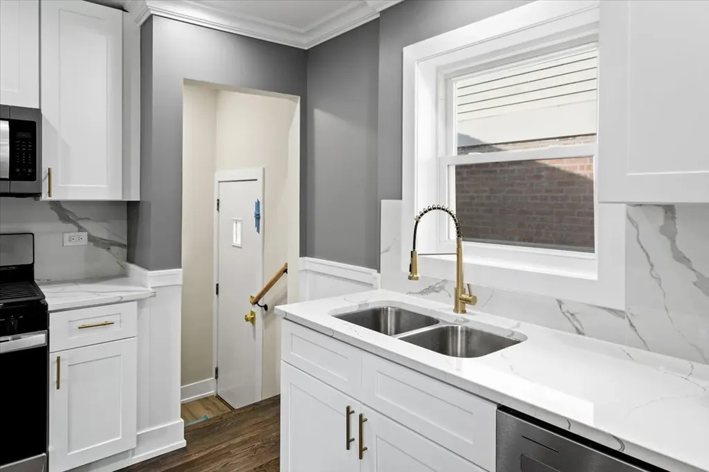 438 West 126th Place Chicago IL 60628