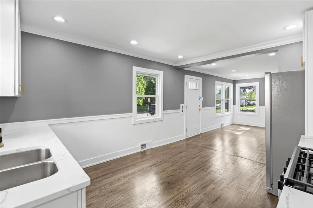 438 West 126th Place Chicago IL 60628