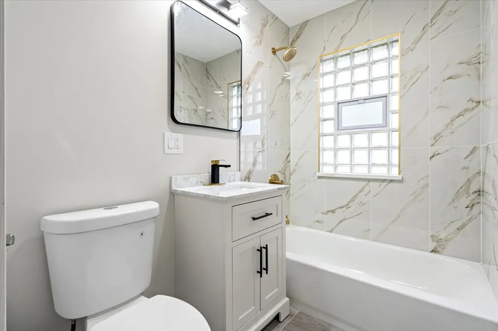 438 West 126th Place Chicago IL 60628