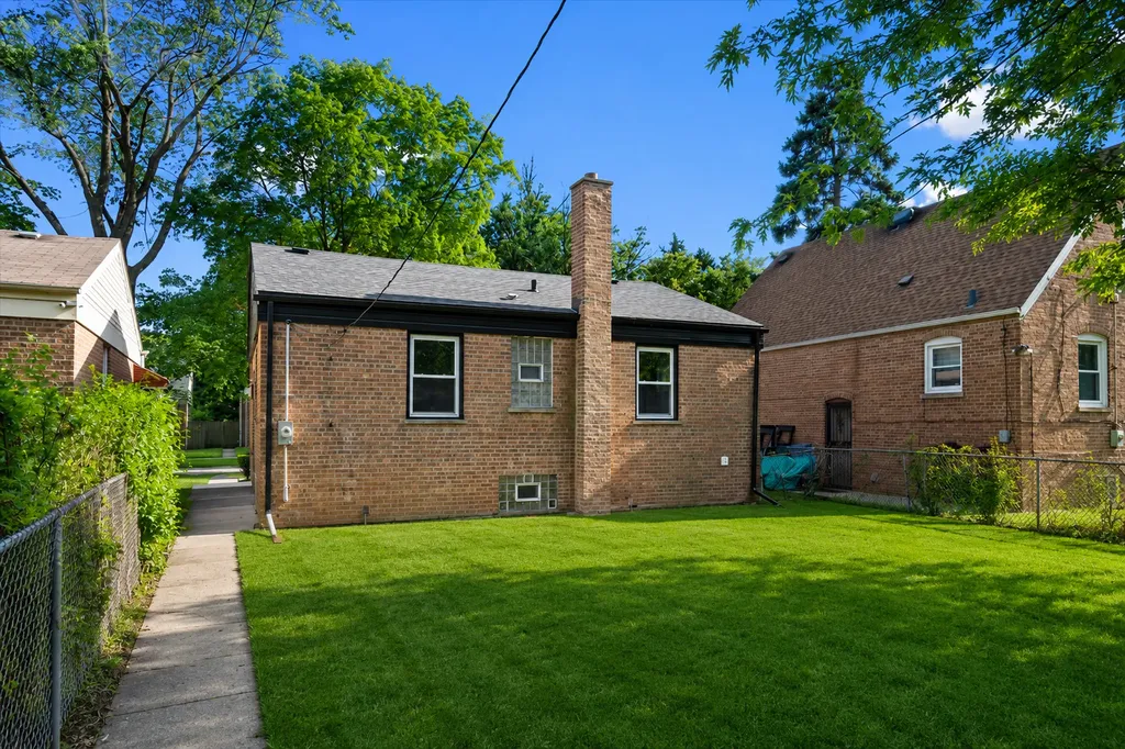 438 West 126th Place Chicago IL 60628
