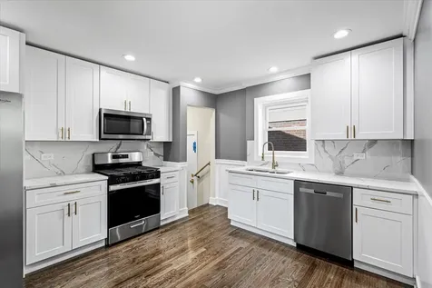 438 West 126th Place Chicago IL 60628