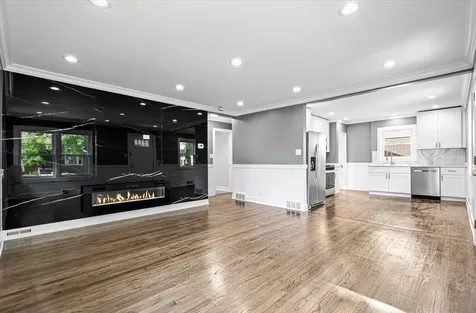438 West 126th Place Chicago IL 60628
