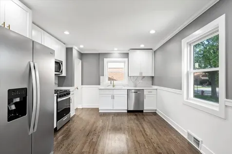 438 West 126th Place Chicago IL 60628