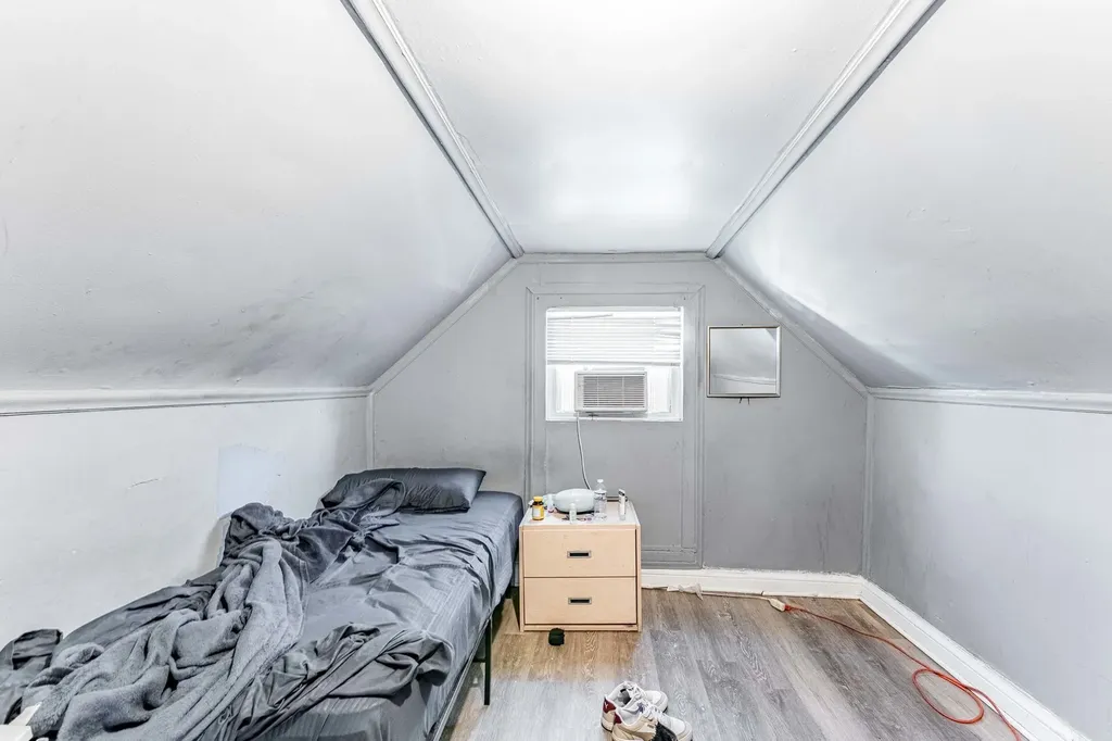 7549 South Saint Lawrence Avenue Chicago IL 60619