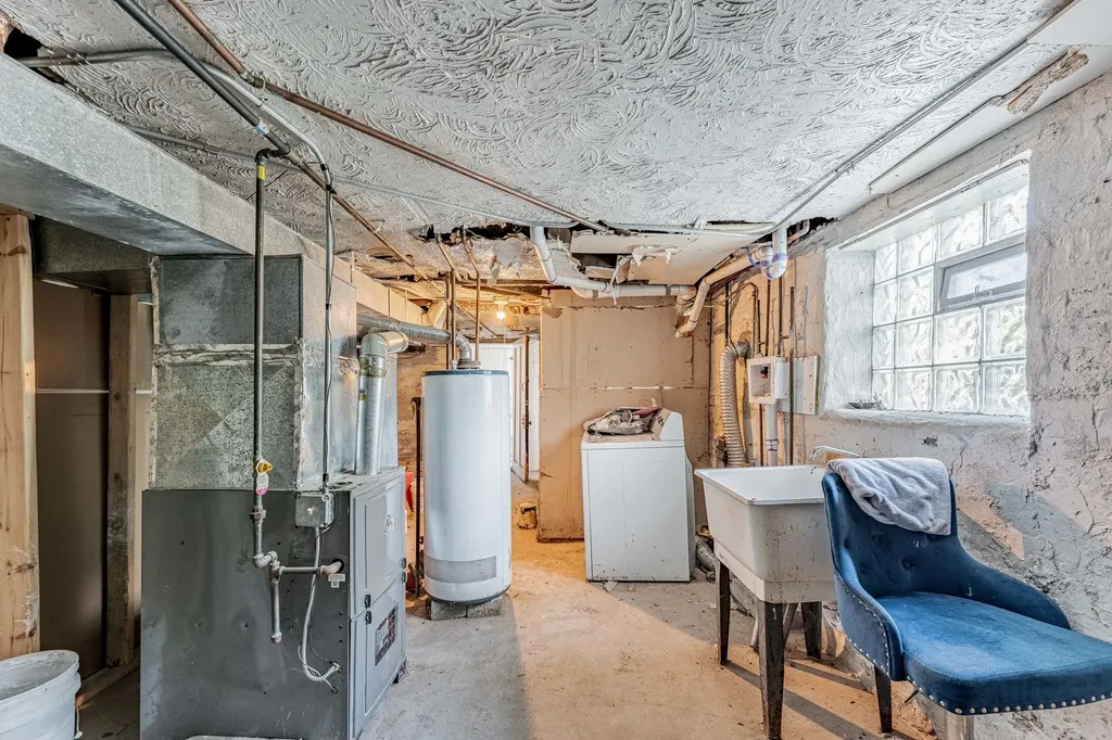 7549 South Saint Lawrence Avenue Chicago IL 60619