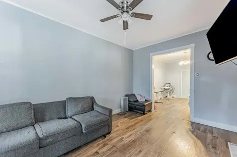 7549 South Saint Lawrence Avenue Chicago IL 60619