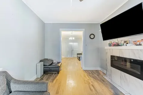 7549 South Saint Lawrence Avenue Chicago IL 60619