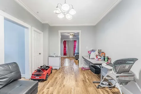 7549 South Saint Lawrence Avenue Chicago IL 60619