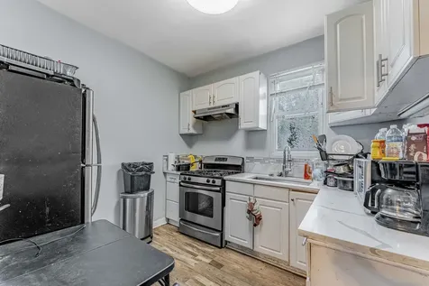 7549 South Saint Lawrence Avenue Chicago IL 60619