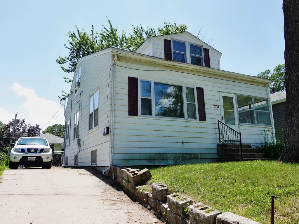 2526 23RD Avenue Rock Island IL 61201