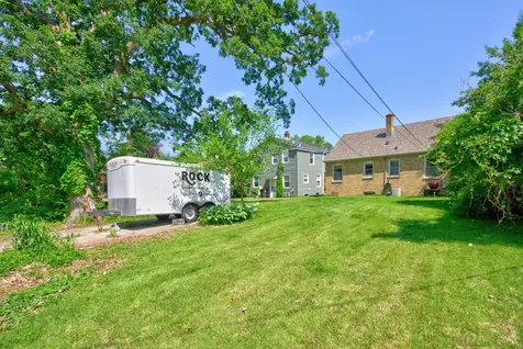 2510 23 1/2 Avenue Rock Island IL 61201