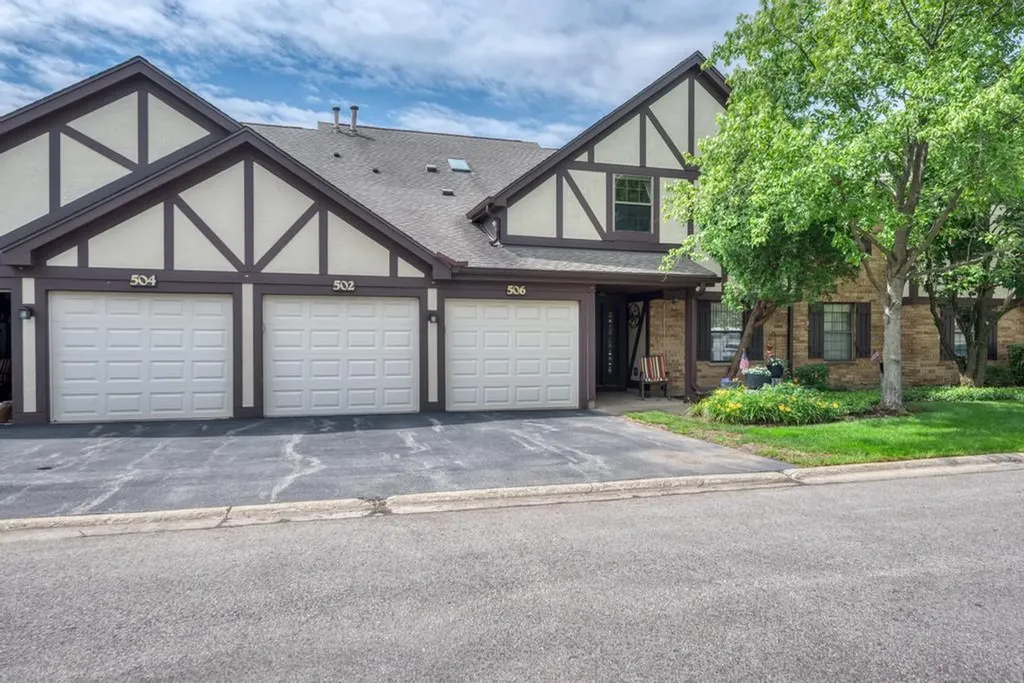 504 Elizabeth Drive Wood Dale IL 60191
