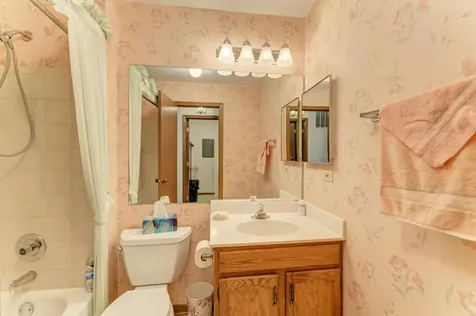 504 Elizabeth Drive Wood Dale IL 60191