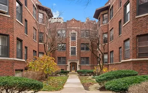529 West Brompton Avenue Chicago IL 60657