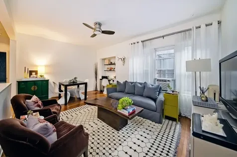 529 West Brompton Avenue Chicago IL 60657
