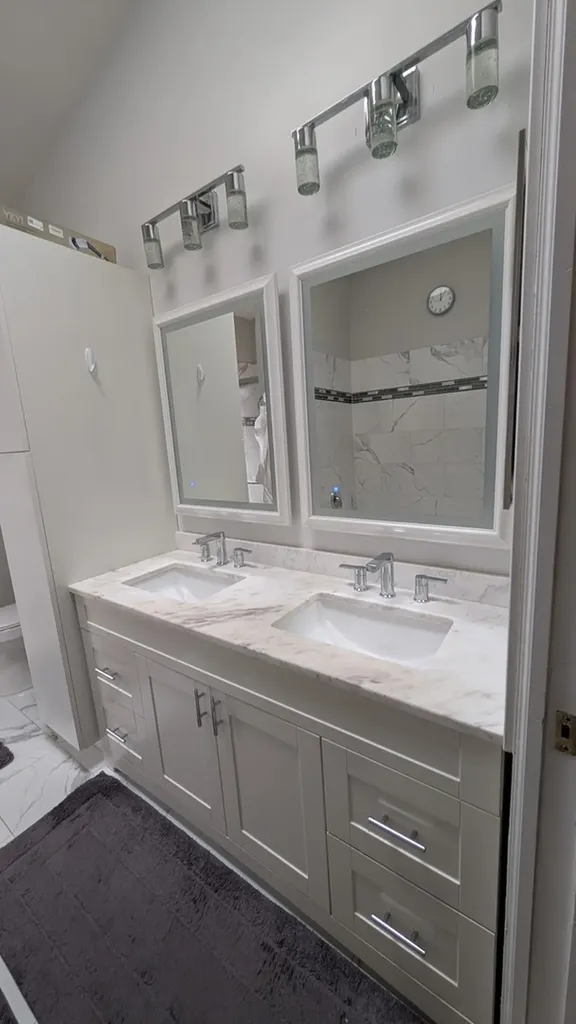 1133 East 83rd 185 Street Chicago IL 60619