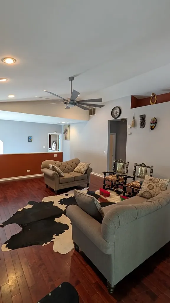 1133 East 83rd 185 Street Chicago IL 60619