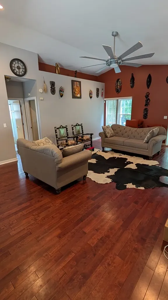 1133 East 83rd 185 Street Chicago IL 60619