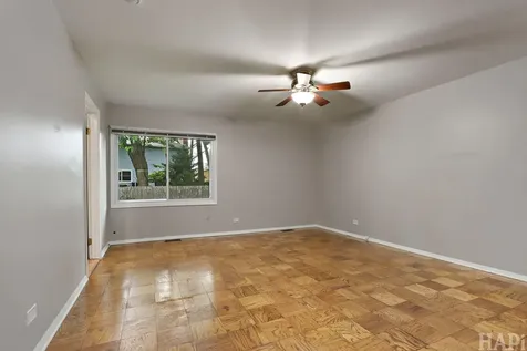1540 North Pepper Tree Drive Palatine IL 60067