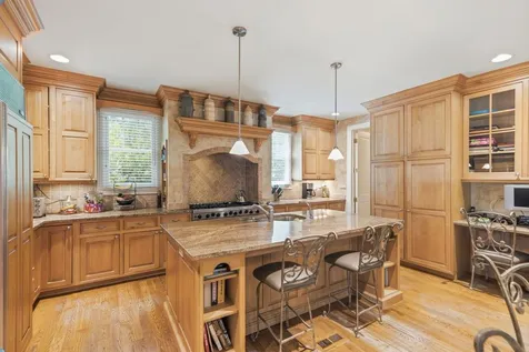 241 Walden Drive Glencoe IL 60022