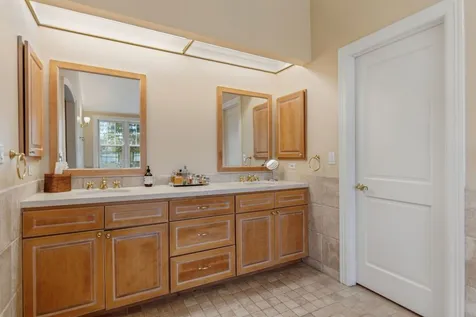 241 Walden Drive Glencoe IL 60022