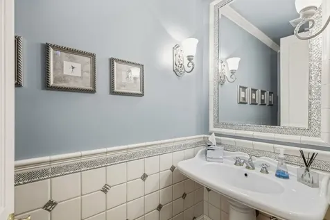 241 Walden Drive Glencoe IL 60022