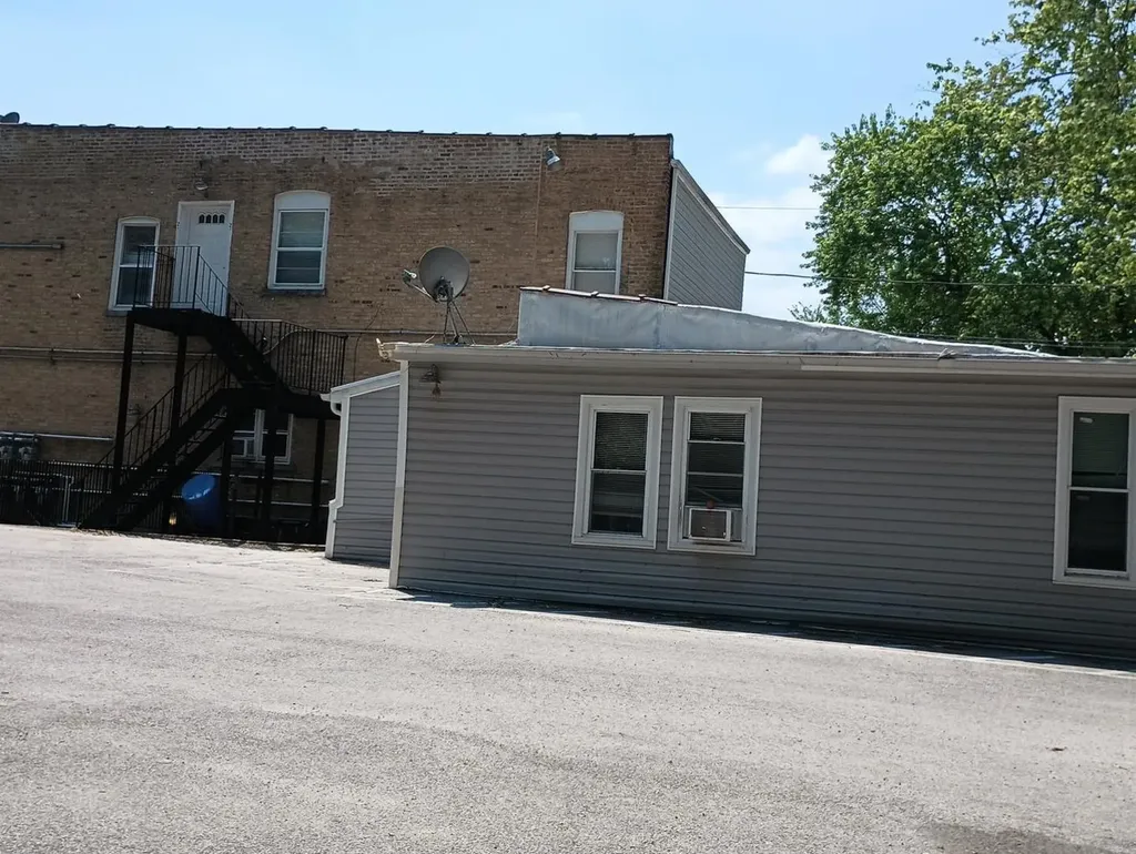 2526 Broadway Street Blue Island IL 60406