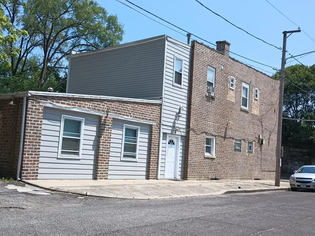2526 Broadway Street Blue Island IL 60406