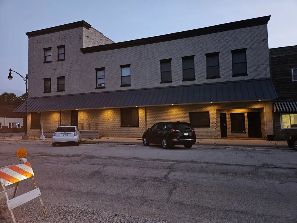 127 West Taylor Street Grant Park IL 60940